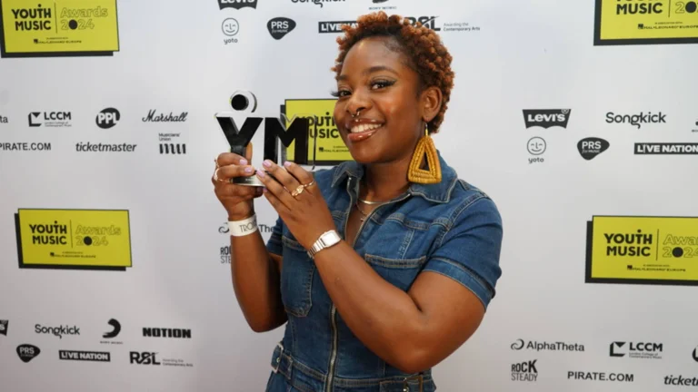 meduulla holds her youth music award